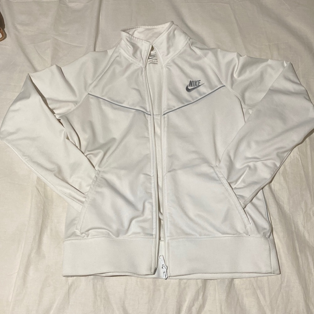 Nike air sportswear light jacket